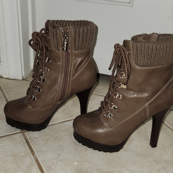 JLO platform ankle boot - Picture 11 of 12